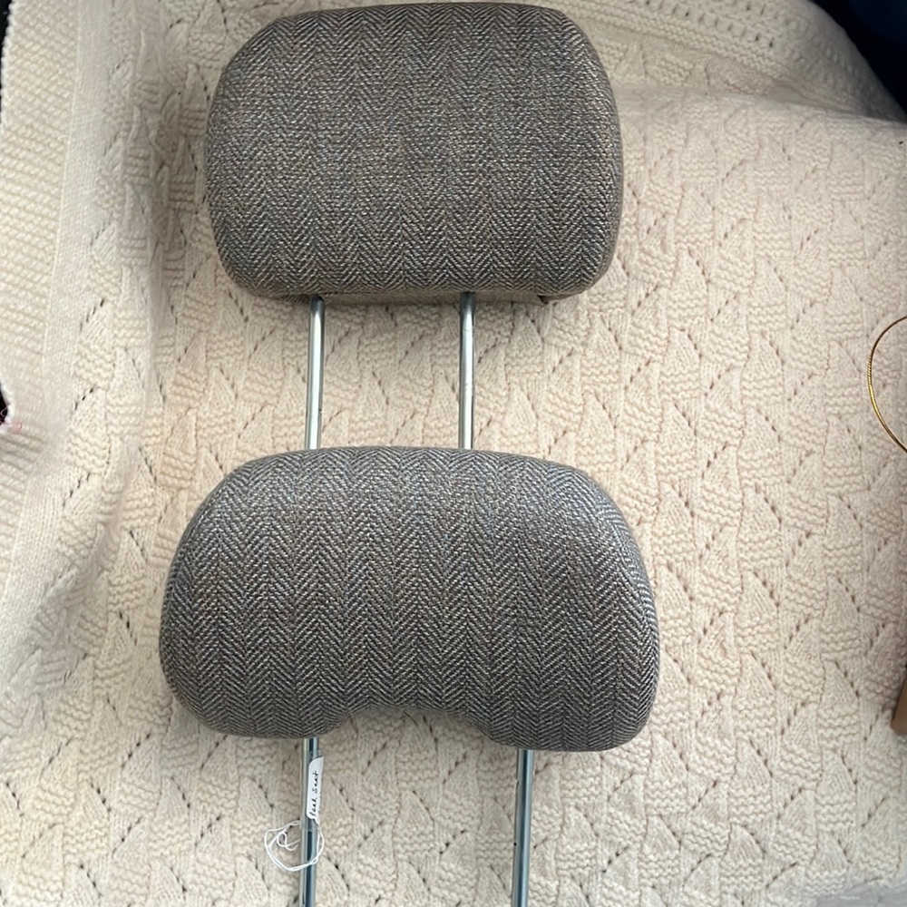 Subaru headrests for Forester 2001 may fit other year vehicles